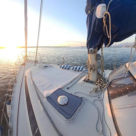 Bed & Boat Brezza Del Mare Hotel Viareggio Luaran gambar