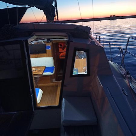 Bed & Boat Brezza Del Mare Hotel Viareggio Luaran gambar