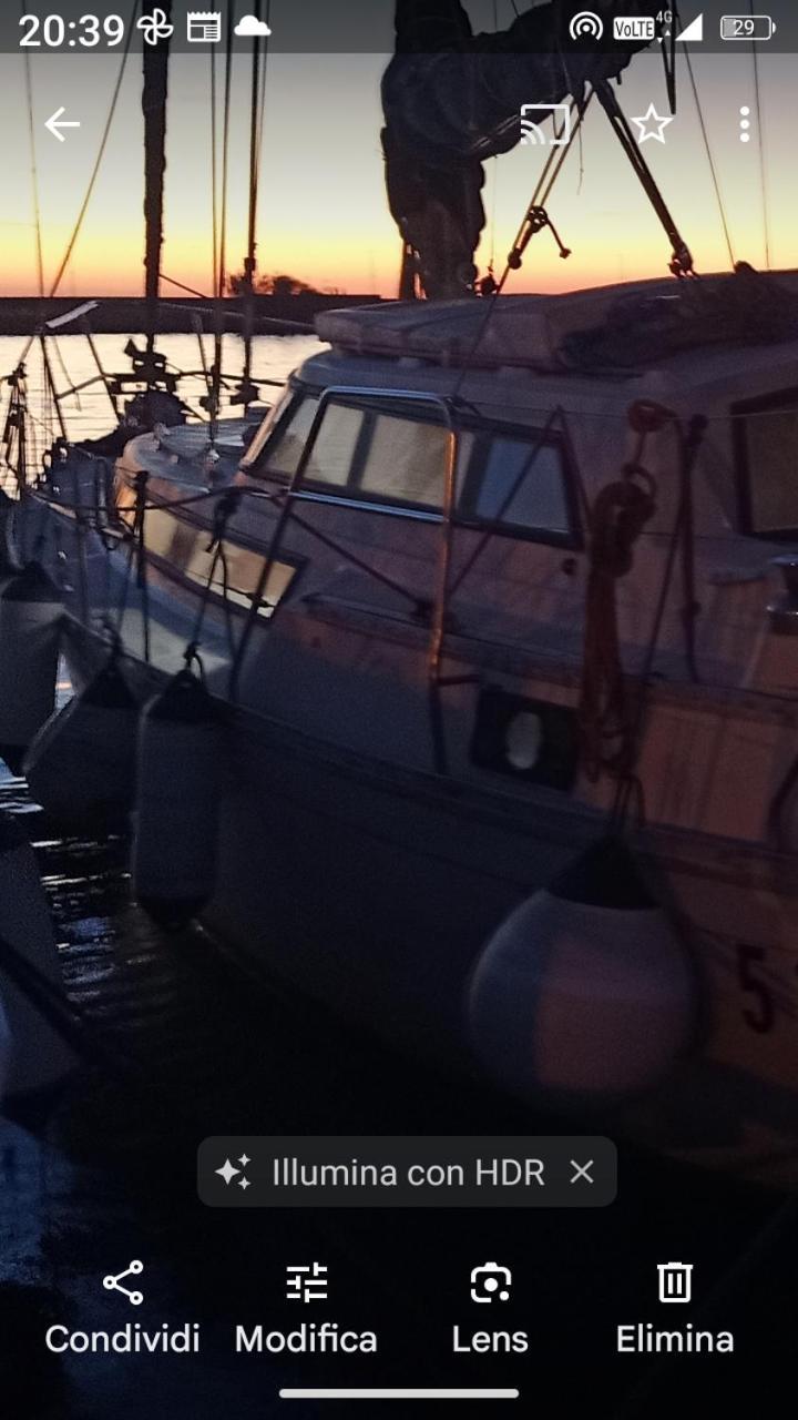 Bed & Boat Brezza Del Mare Hotel Viareggio Luaran gambar